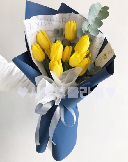 노란튤립다발